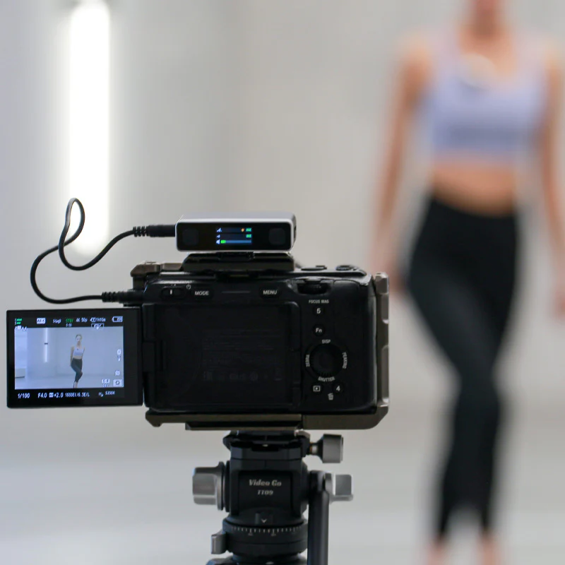 Ulanzi U-Mic AM18 Wireless Lavalier Microphone System A018GBB2 - Image 11